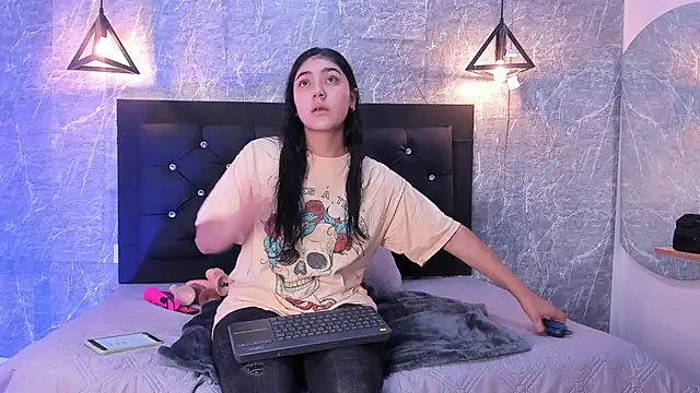 Snapshot of emberhodson chatting on September 23, 2025, 10:40 am emberhodson online show from September 23, 2025, 10:40 am