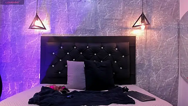 Snapshot of emberhodson chatting on October 6, 2025, 1:08 pm emberhodson online show from October 6, 2025, 1:08 pm