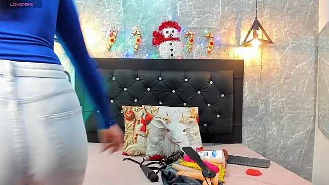 Snapshot of emberhodson chatting on December 5, 2025, 11:41 am emberhodson online show from December 5, 2025, 11:41 am