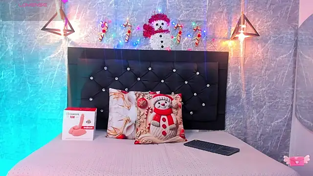 Snapshot of emberhodson chatting on December 21, 2025, 12:45 pm emberhodson online show from December 21, 2025, 12:45 pm