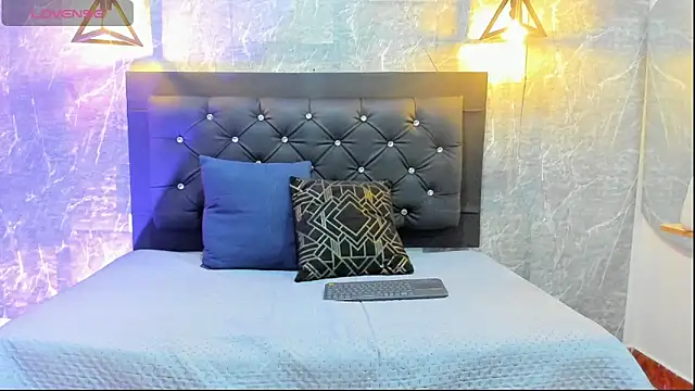 Snapshot of emberhodson chatting on January 13, 2026, 11:37 am emberhodson online show from January 13, 2026, 11:37 am