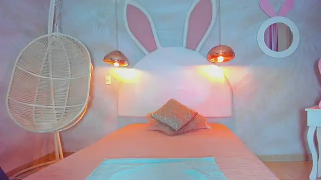 NAUGHTY ALANA  online show from February 7, 2025, 3:41 pm