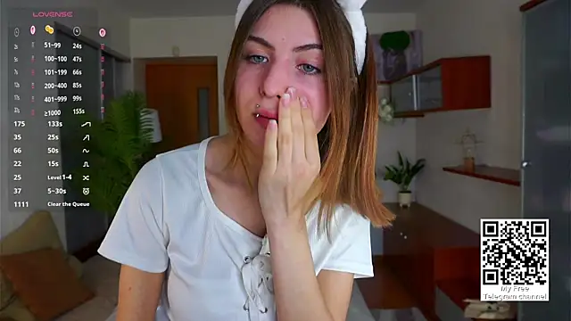 Snapshot of ErlinaBuoy chatting on November 20, 2025, 7:19 am ErlinaBuoy online show from November 20, 2025, 7:19 am