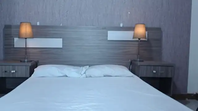 Liiamthompson online show from September 20, 2025, 8:59 am