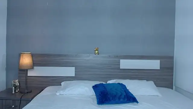 Liiamthompson online show from October 15, 2025, 9:31 am