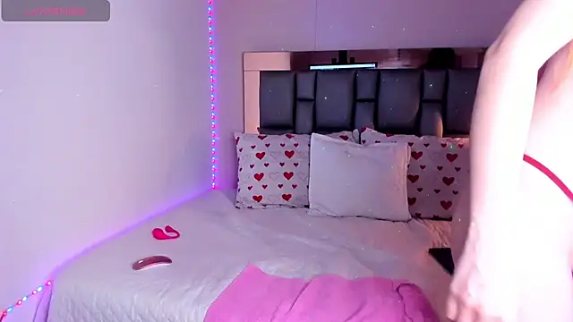 SofiArias online show from October 7, 2025, 9:56 pm