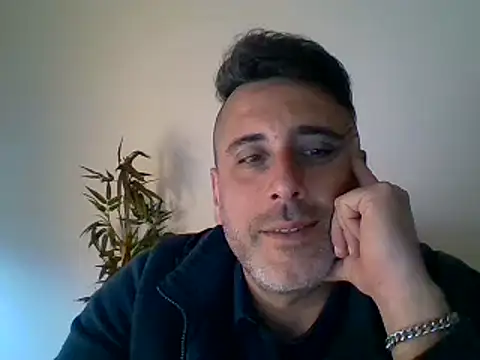 66MA69 online show from February 24, 2025, 4:47 pm