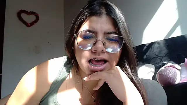 viccky vick online show from October 23, 2025, 8:40 pm