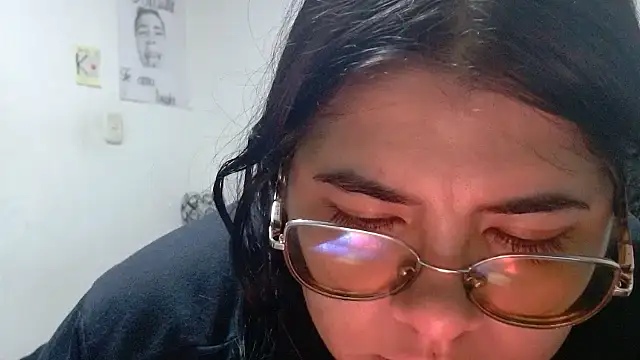 Snapshot of viccky_vick chatting on June 9, 2026, 9:48 pm viccky vick online show from June 9, 2026, 9:48 pm