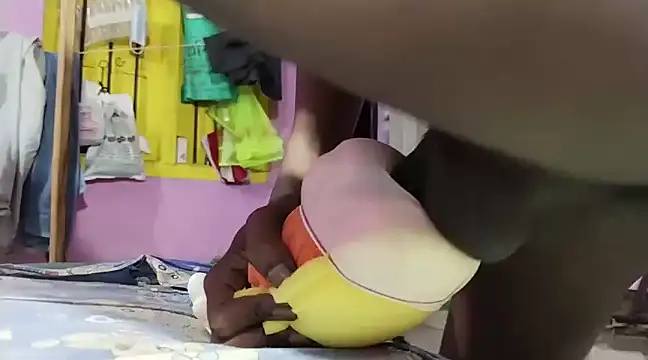 Snapshot of Multiple121 chatting on February 26, 2025, 6:43 pm Multiple121 online show from February 26, 2025, 6:43 pm