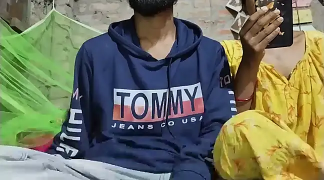 Snapshot of Multiple121 chatting on March 6, 2025, 9:03 am Multiple121 online show from March 6, 2025, 9:03 am