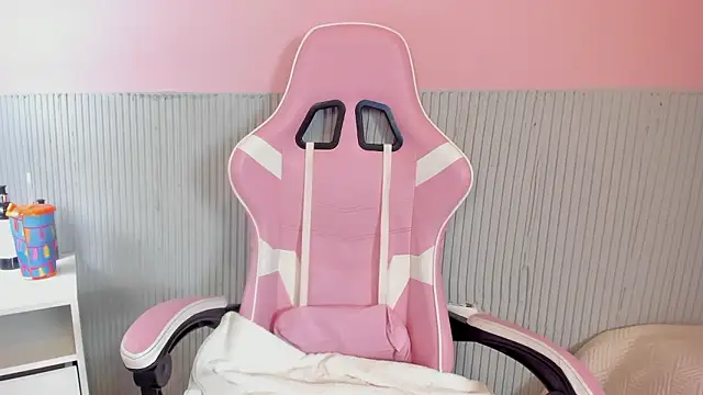 yeikafoxy online show from March 3, 2026, 11:27 am