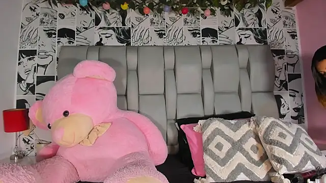 LucyRosse online show from April 4, 2026, 11:18 am