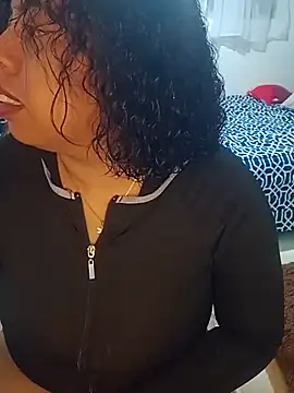 alexandraluv online show from September 13, 2025, 4:07 pm