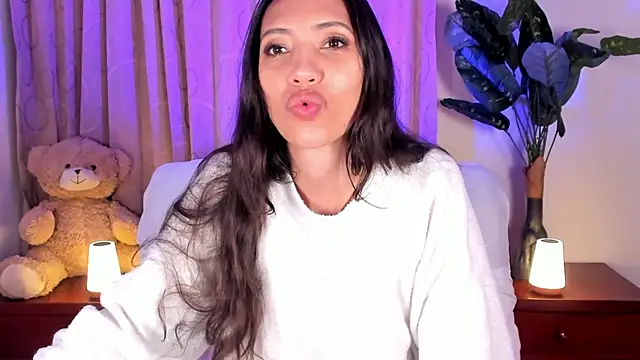 Miss veronicaa2 online show from February 18, 2026, 12:56 pm