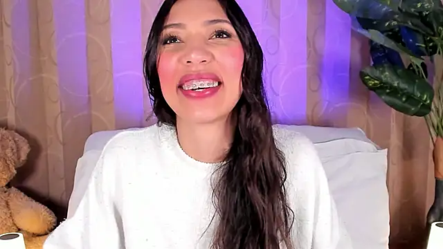 Miss veronicaa2 online show from March 13, 2026, 1:18 pm