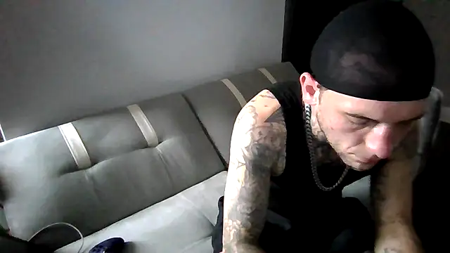 cruz815 online show from November 25, 2025, 6:41 pm