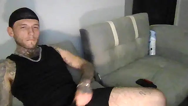 cruz815 online show from November 28, 2025, 2:47 am