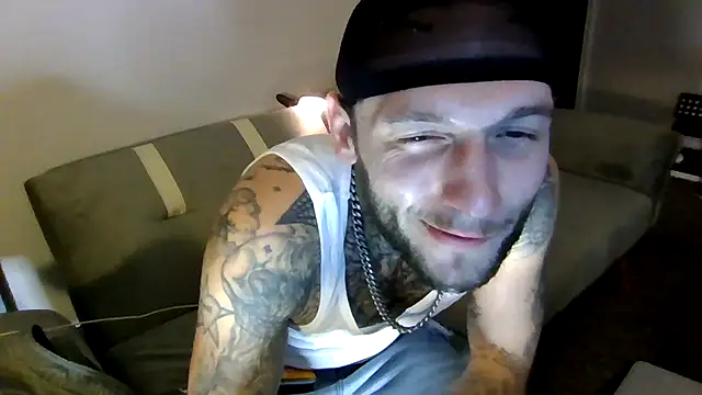 cruz815 online show from December 21, 2025, 2:08 am