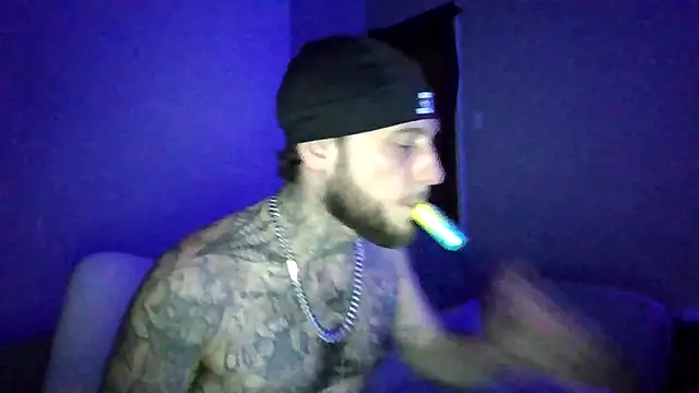 Snapshot of cruz815 chatting on January 18, 2026, 5:00 am cruz815 online show from January 18, 2026, 5:00 am