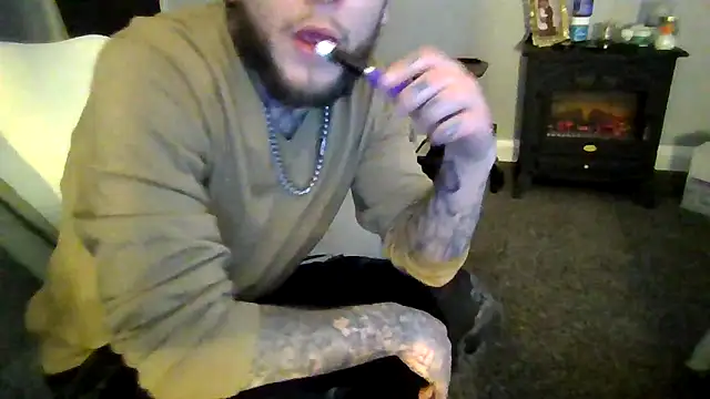 Snapshot of cruz815 chatting on February 2, 2026, 3:05 am cruz815 online show from February 2, 2026, 3:05 am