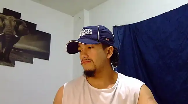 Snapshot of Keiviid chatting on February 3, 2025, 10:03 am Keiviid online show from February 3, 2025, 10:03 am