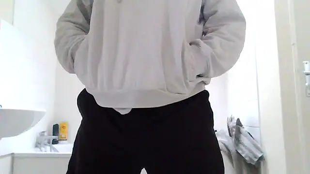 Snapshot of Zer_oki chatting on February 22, 2025, 9:34 am Zer oki online show from February 22, 2025, 9:34 am