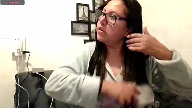 MirandaLatinaLovely online show from November 13, 2025, 4:28 pm