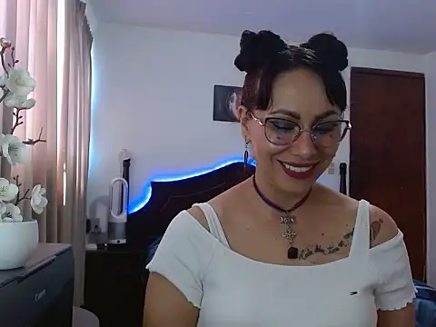 AloLovely  online show from March 27, 2026, 8:41 pm
