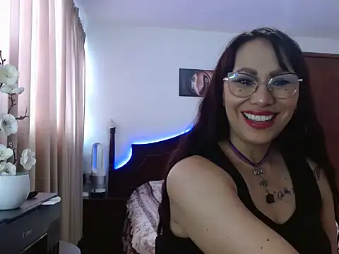 AloLovely  online show from April 7, 2026, 9:26 pm