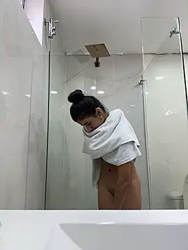 eva roseee online show from March 20, 2026, 9:41 pm