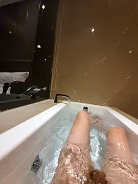 ahwei716 online show from January 29, 2025, 7:11 pm