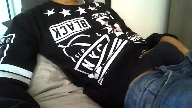 Snapshot of tommyboyteen chatting on October 29, 2025, 12:51 pm tommyboyteen online show from October 29, 2025, 12:51 pm