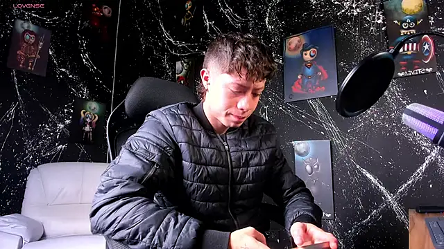 marcuscollins1  online show from February 24, 2025, 2:15 pm