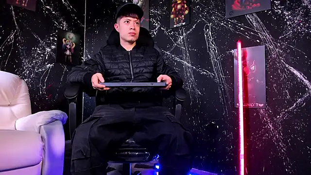 marcuscollins1  online show from March 9, 2025, 2:21 pm