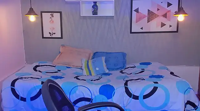 Nohemi louse online show from February 20, 2025, 10:48 pm