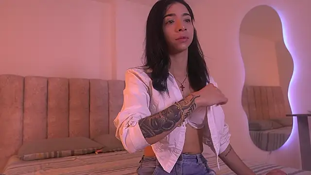 sara lopee1 online show from January 17, 2026, 11:59 am