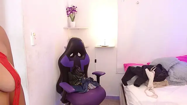 Roxy Stonee online show from March 6, 2025, 7:21 pm