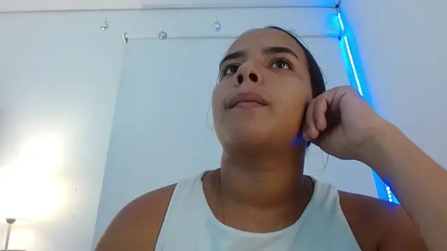 Roxy Stonee online show from September 30, 2025, 7:19 pm