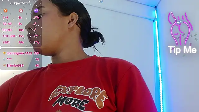 Roxy Stonee online show from October 9, 2025, 7:34 pm