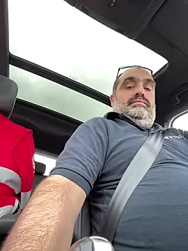 fuocovivo4 online show from March 14, 2025, 3:36 pm