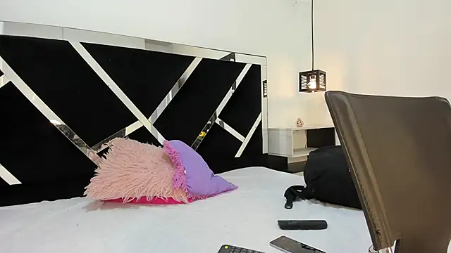 Annyrosee online show from February 8, 2025, 7:38 pm