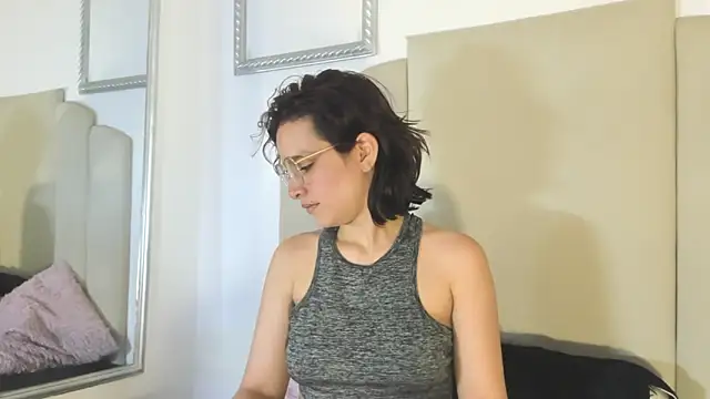 Annyrosee online show from October 20, 2025, 1:33 pm