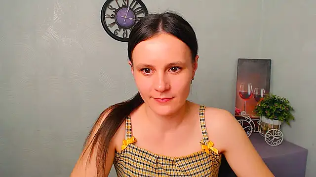 ValeriaHeart  online show from February 18, 2025, 5:21 pm