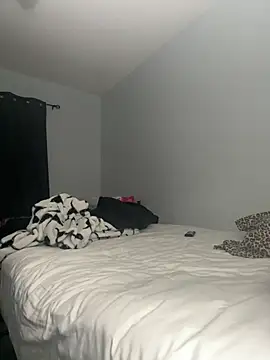 Snapshot of Liyah_19 chatting on February 28, 2026, 12:55 am Liyah 19 online show from February 28, 2026, 12:55 am