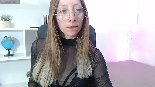 Snapshot of Carlin_Diaz chatting on February 10, 2025, 1:46 am Carlin Diaz online show from February 10, 2025, 1:46 am