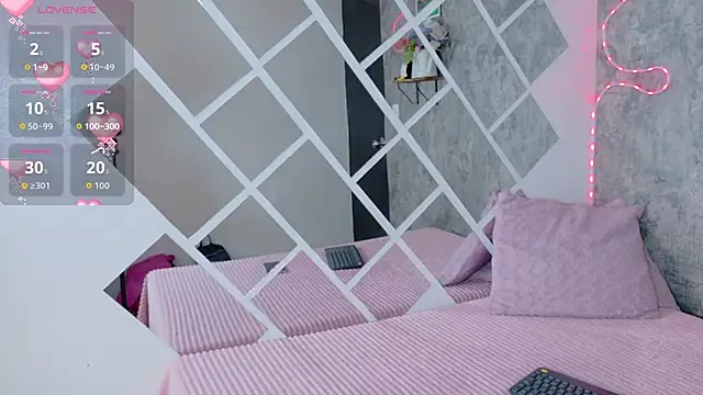 Rachel new20 online show from October 27, 2025, 8:46 pm