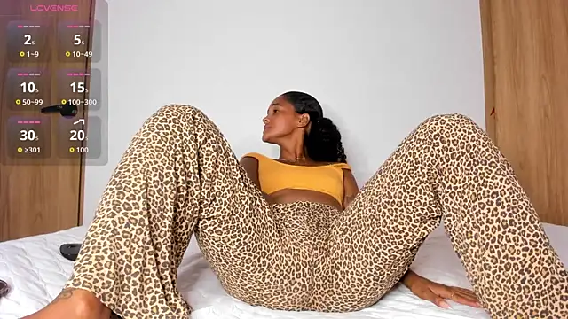 curly sweett1 online show from September 12, 2025, 11:59 pm