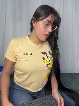 Snapshot of megan_cl chatting on February 27, 2025, 1:48 am megan cl online show from February 27, 2025, 1:48 am