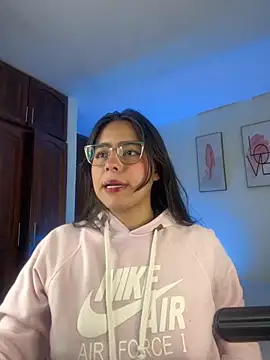 Snapshot of megan_cl chatting on November 4, 2025, 4:33 am megan cl online show from November 4, 2025, 4:33 am